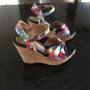 Sofft Floral Wedges / Sandals Size 8